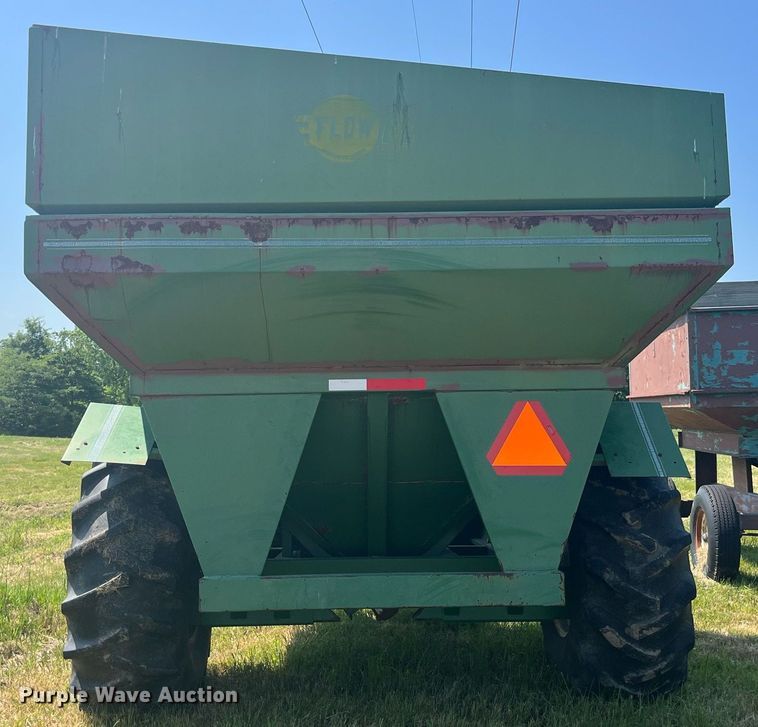 image for item LB9009 E-Z Trail Flow E-Z  grain cart