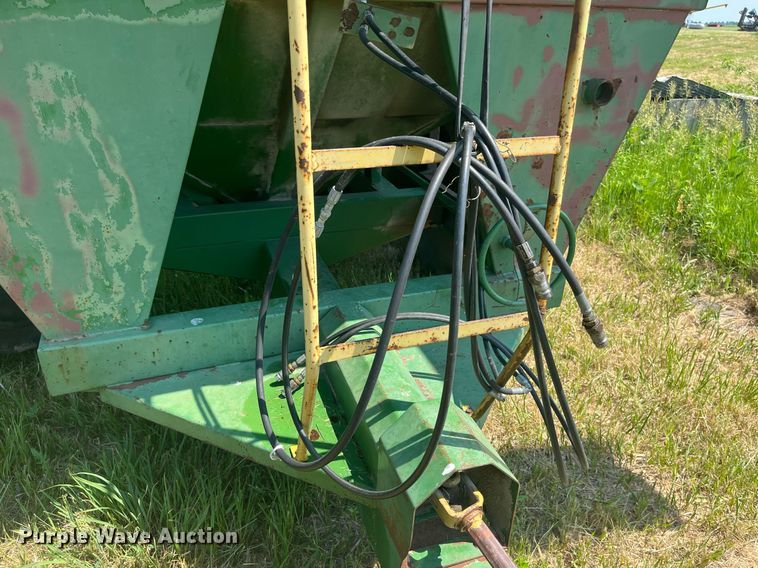 image for item LB9009 E-Z Trail Flow E-Z  grain cart