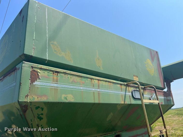 image for item LB9009 E-Z Trail Flow E-Z  grain cart