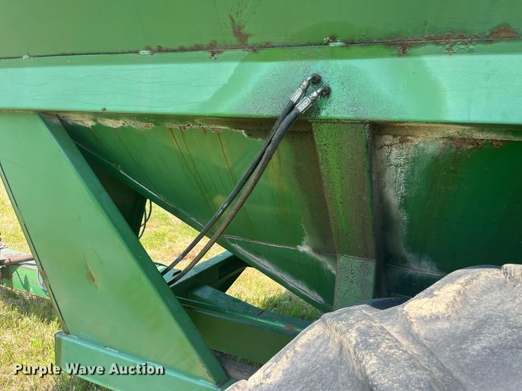 image for item LB9009 E-Z Trail Flow E-Z  grain cart