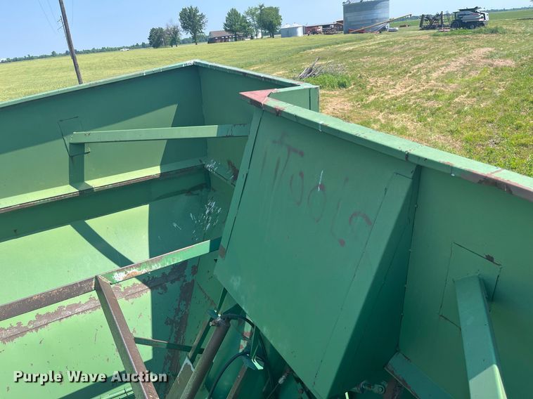 image for item LB9009 E-Z Trail Flow E-Z  grain cart