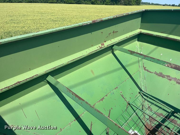 image for item LB9009 E-Z Trail Flow E-Z  grain cart