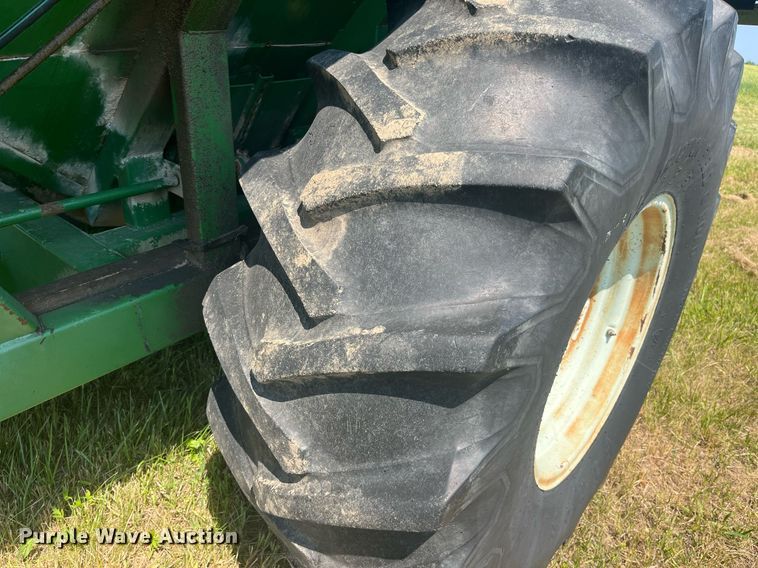 image for item LB9009 E-Z Trail Flow E-Z  grain cart