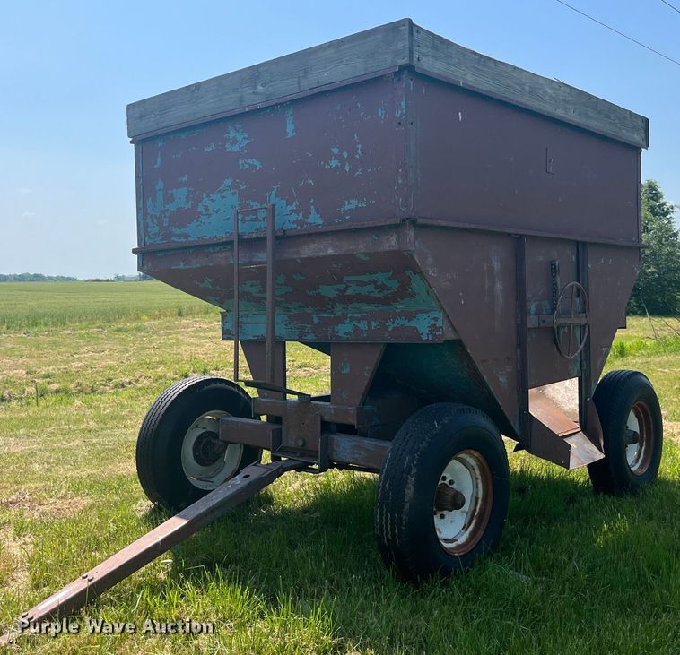 image for item LB9010 Gravity wagon