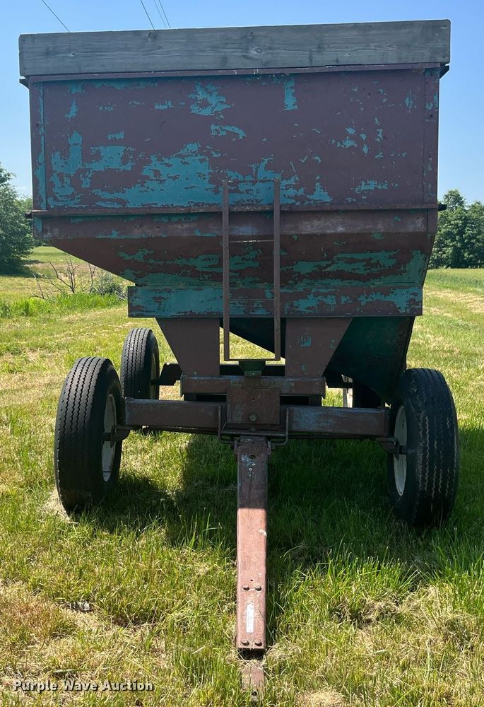 image for item LB9010 Gravity wagon