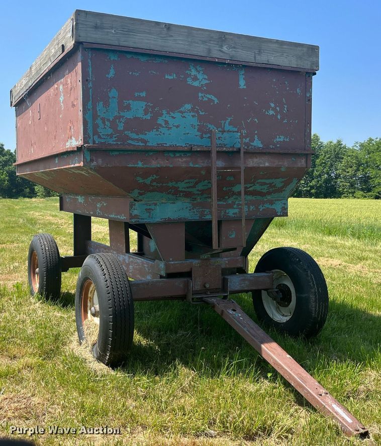 image for item LB9010 Gravity wagon
