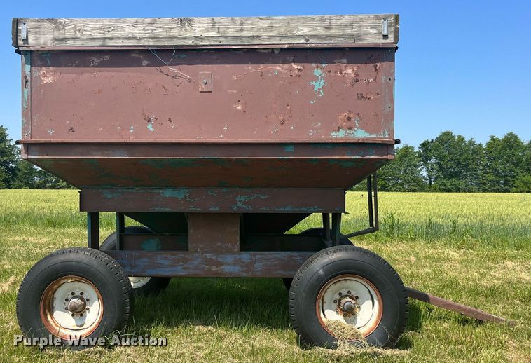 image for item LB9010 Gravity wagon