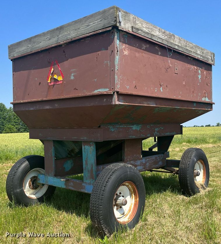 image for item LB9010 Gravity wagon