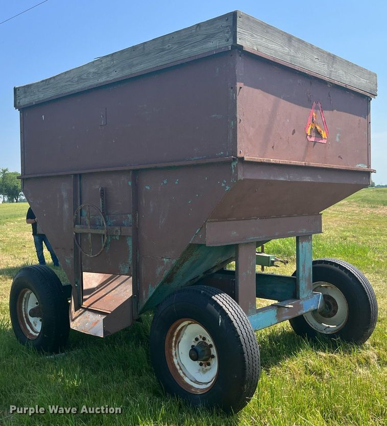 image for item LB9010 Gravity wagon