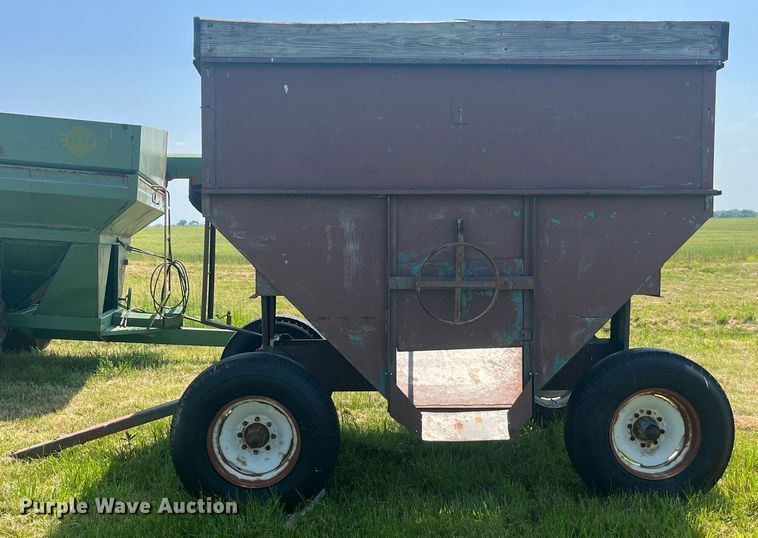 image for item LB9010 Gravity wagon