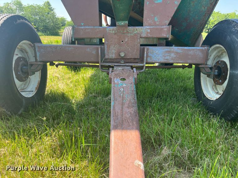 image for item LB9010 Gravity wagon