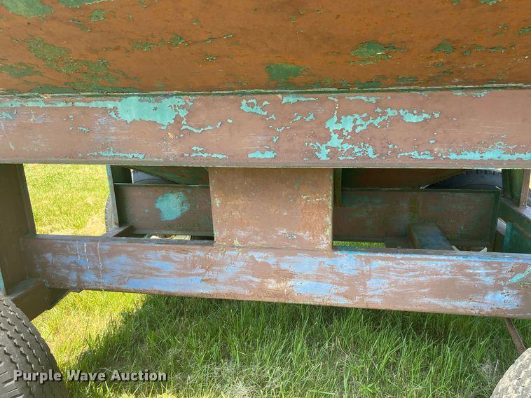 image for item LB9010 Gravity wagon