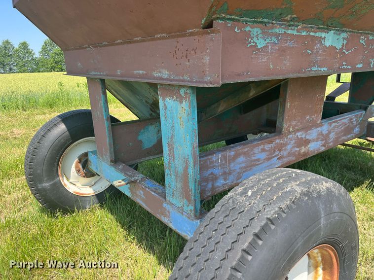 image for item LB9010 Gravity wagon