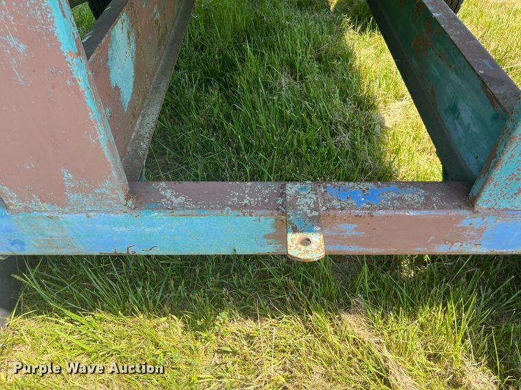 image for item LB9010 Gravity wagon