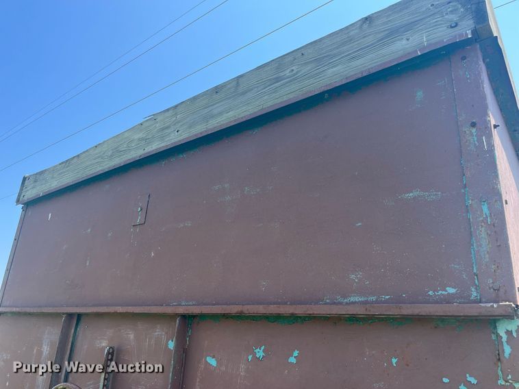 image for item LB9010 Gravity wagon