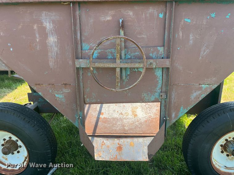 image for item LB9010 Gravity wagon