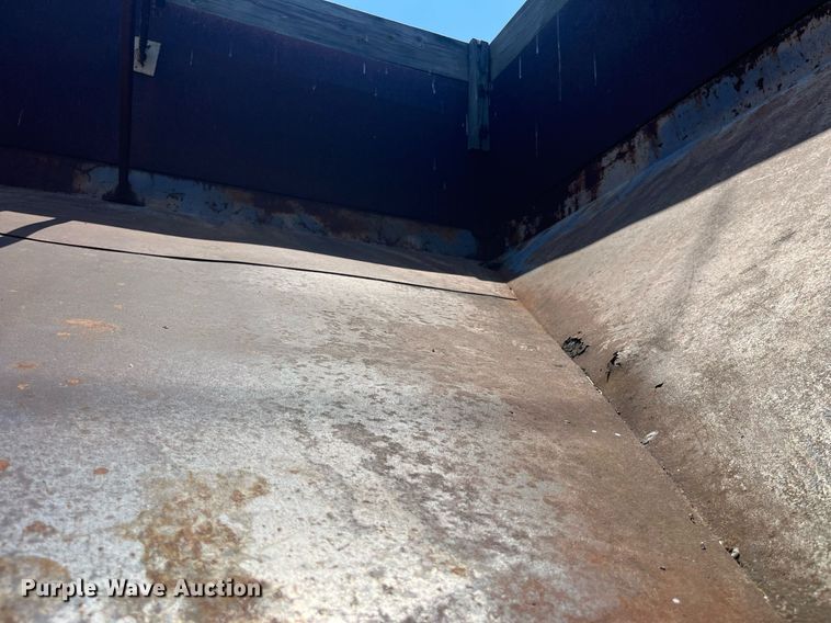 image for item LB9010 Gravity wagon