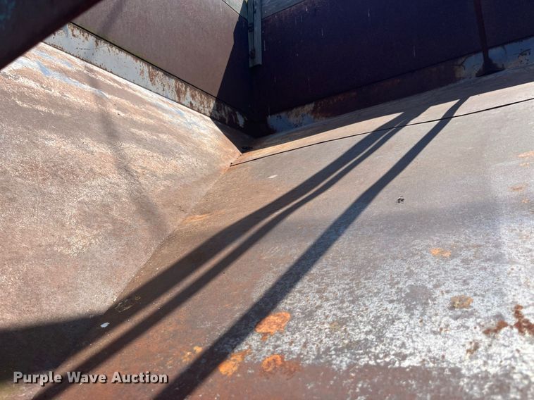 image for item LB9010 Gravity wagon