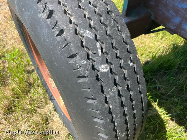 image for item LB9010 Gravity wagon