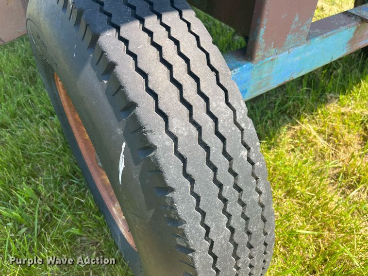 image for item LB9010 Gravity wagon