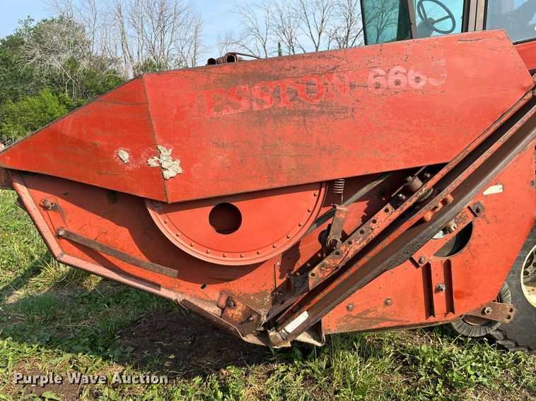 image for item LB9014 1982 Hesston 6550  swather / windrower