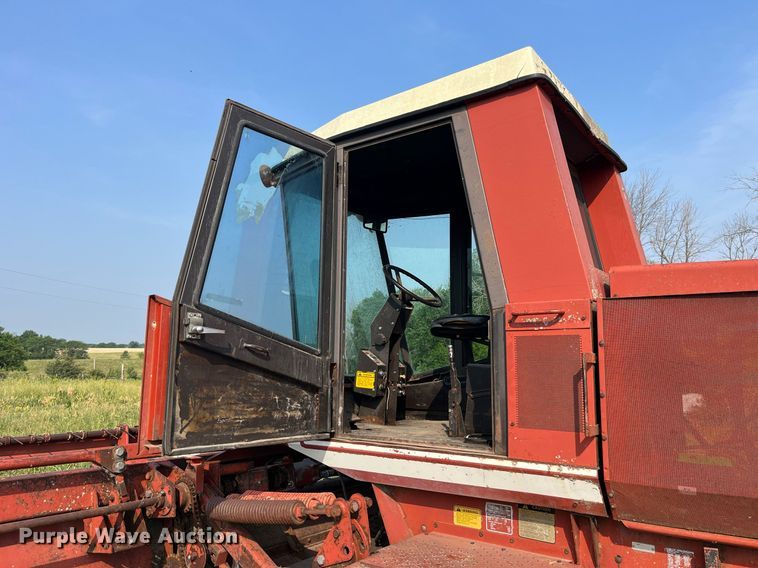 image for item LB9014 1982 Hesston 6550  swather / windrower