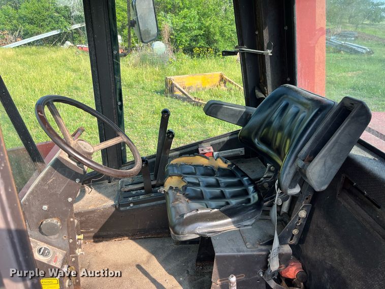 image for item LB9014 1982 Hesston 6550  swather / windrower