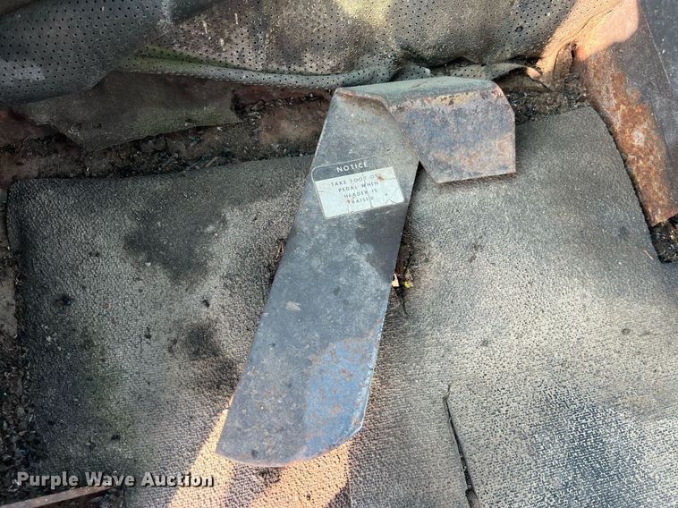 image for item LB9014 1982 Hesston 6550  swather / windrower