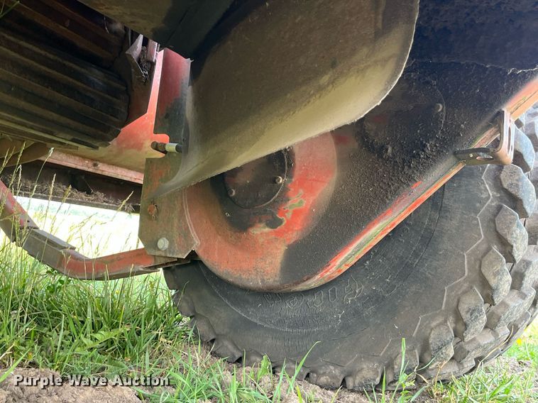 image for item LB9014 1982 Hesston 6550  swather / windrower