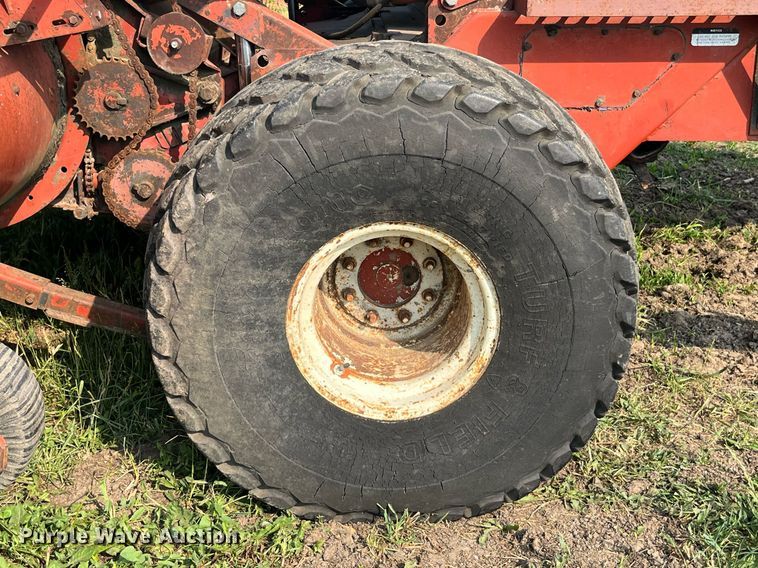 image for item LB9014 1982 Hesston 6550  swather / windrower