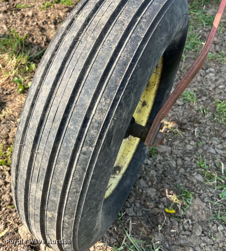 image for item LB9014 1982 Hesston 6550  swather / windrower