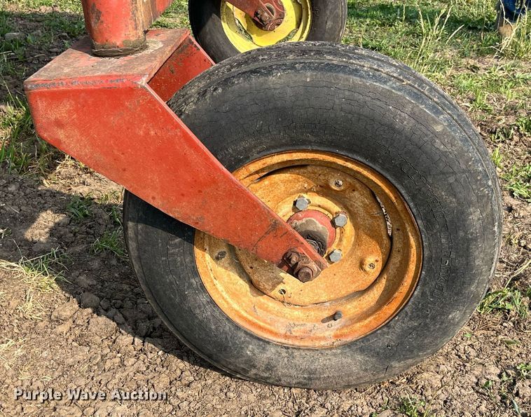 image for item LB9014 1982 Hesston 6550  swather / windrower