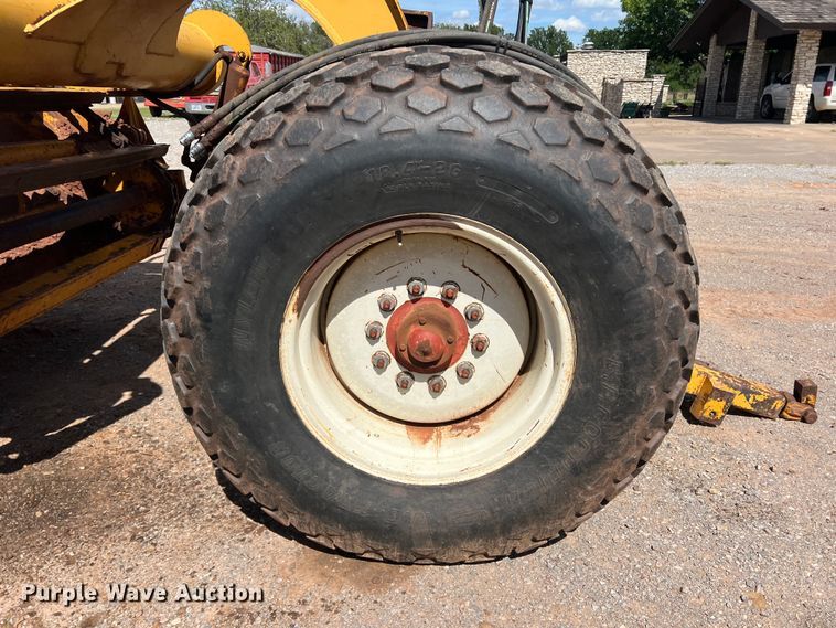 image for item LB9366 Hancock  elevating scraper