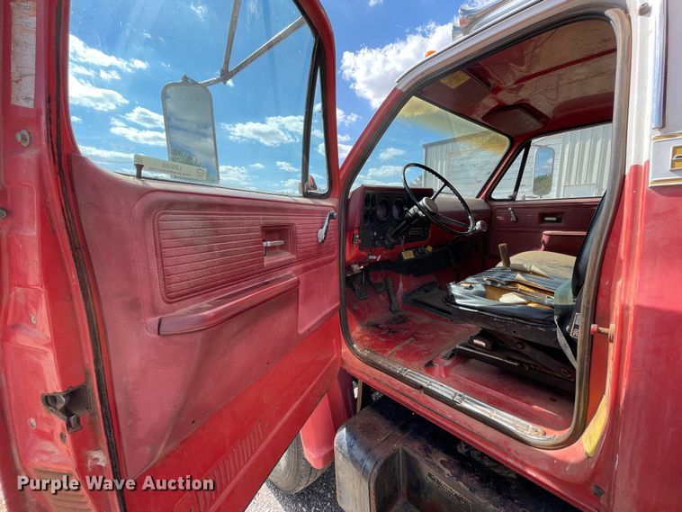 image for item LB9368 1977 Chevrolet C65  grain truck