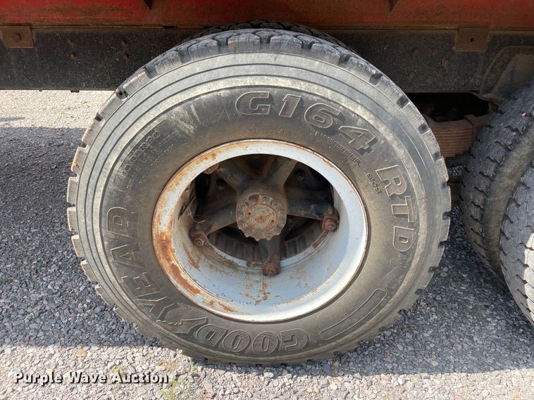 image for item LB9368 1977 Chevrolet C65  grain truck