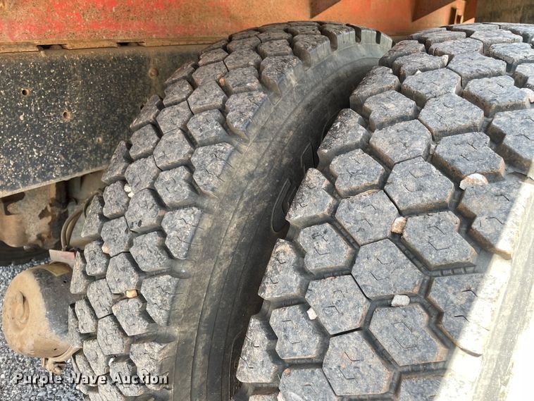 image for item LB9368 1977 Chevrolet C65  grain truck