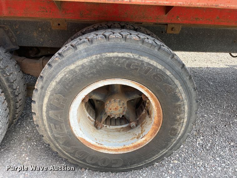 image for item LB9368 1977 Chevrolet C65  grain truck