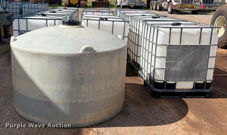image for item LB9371 (13) 500 gallon poly tanks