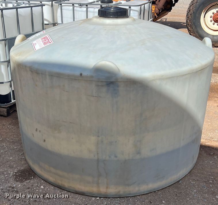 image for item LB9371 (13) 500 gallon poly tanks