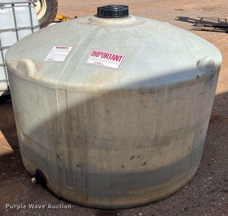 image for item LB9371 (13) 500 gallon poly tanks