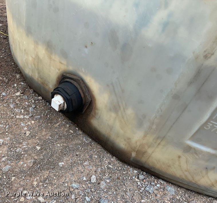 image for item LB9371 (13) 500 gallon poly tanks