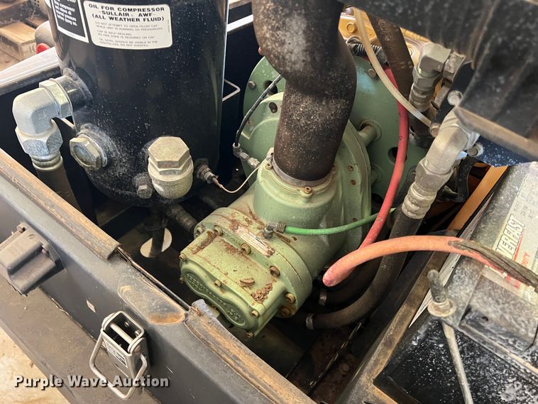 image for item LB9373 Sullair 185CA  air compressor