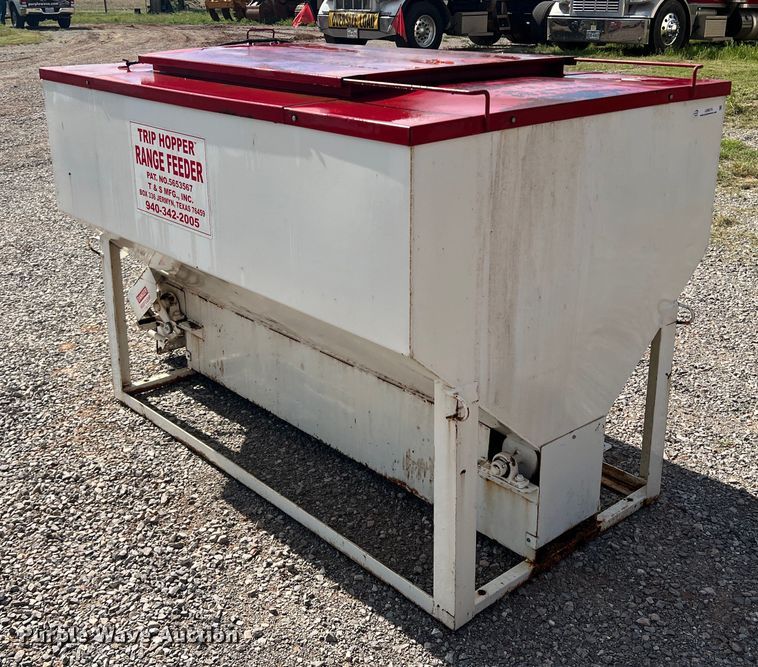 image for item LB9374 Trip Hopper  cake feeder