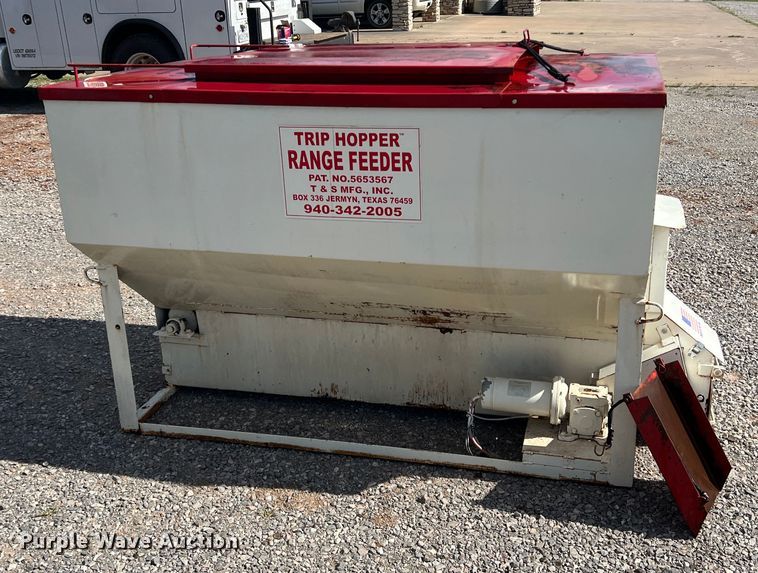 image for item LB9374 Trip Hopper  cake feeder