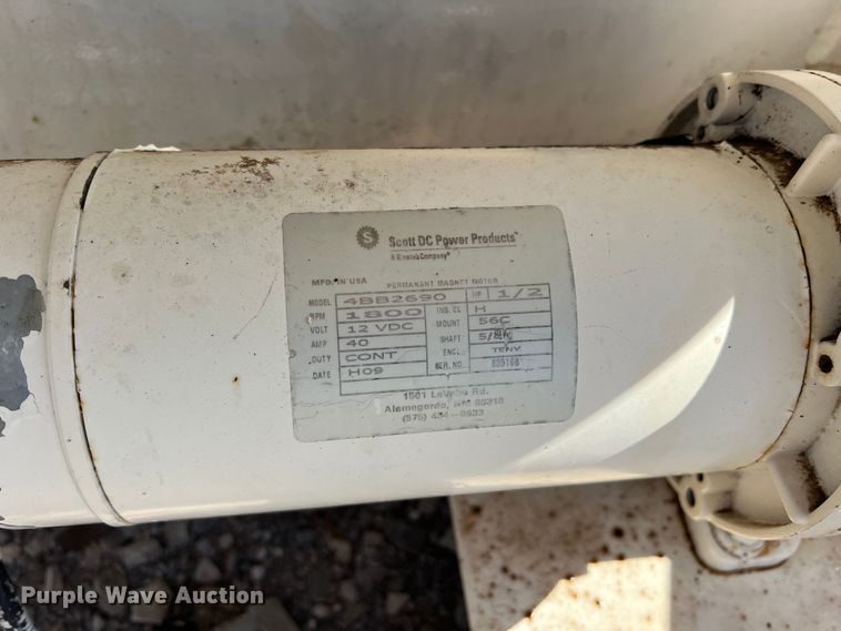 image for item LB9374 Trip Hopper  cake feeder