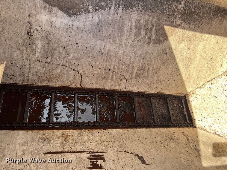 image for item LB9374 Trip Hopper  cake feeder