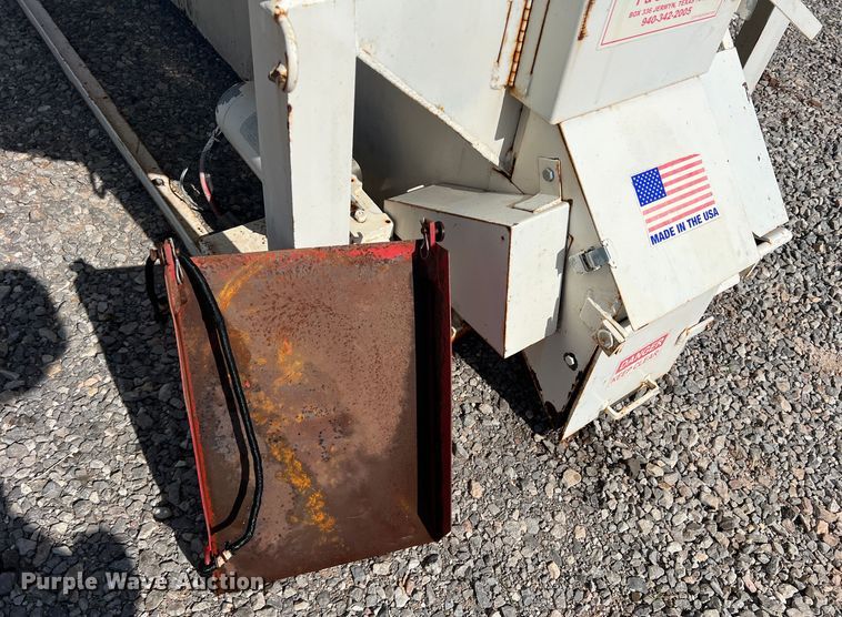 image for item LB9374 Trip Hopper  cake feeder