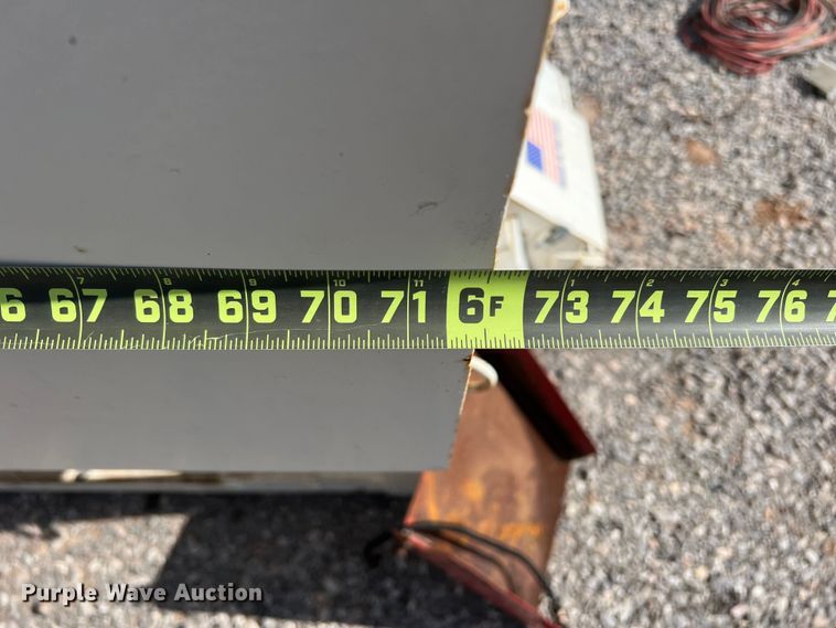 image for item LB9374 Trip Hopper  cake feeder