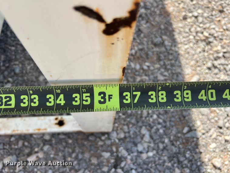 image for item LB9374 Trip Hopper  cake feeder