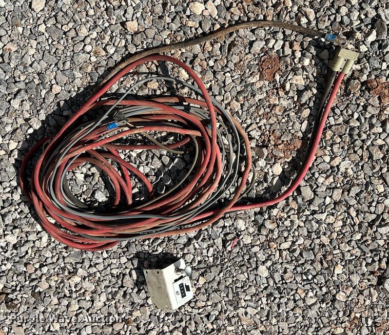 image for item LB9374 Trip Hopper  cake feeder